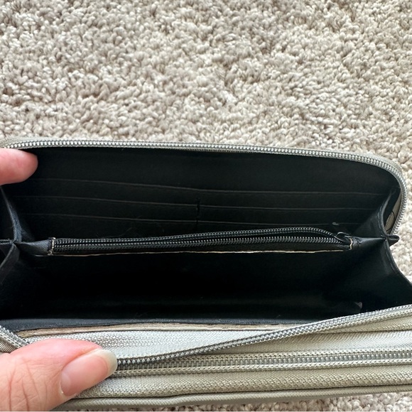 Gray Wallet - Picture 4 of 8